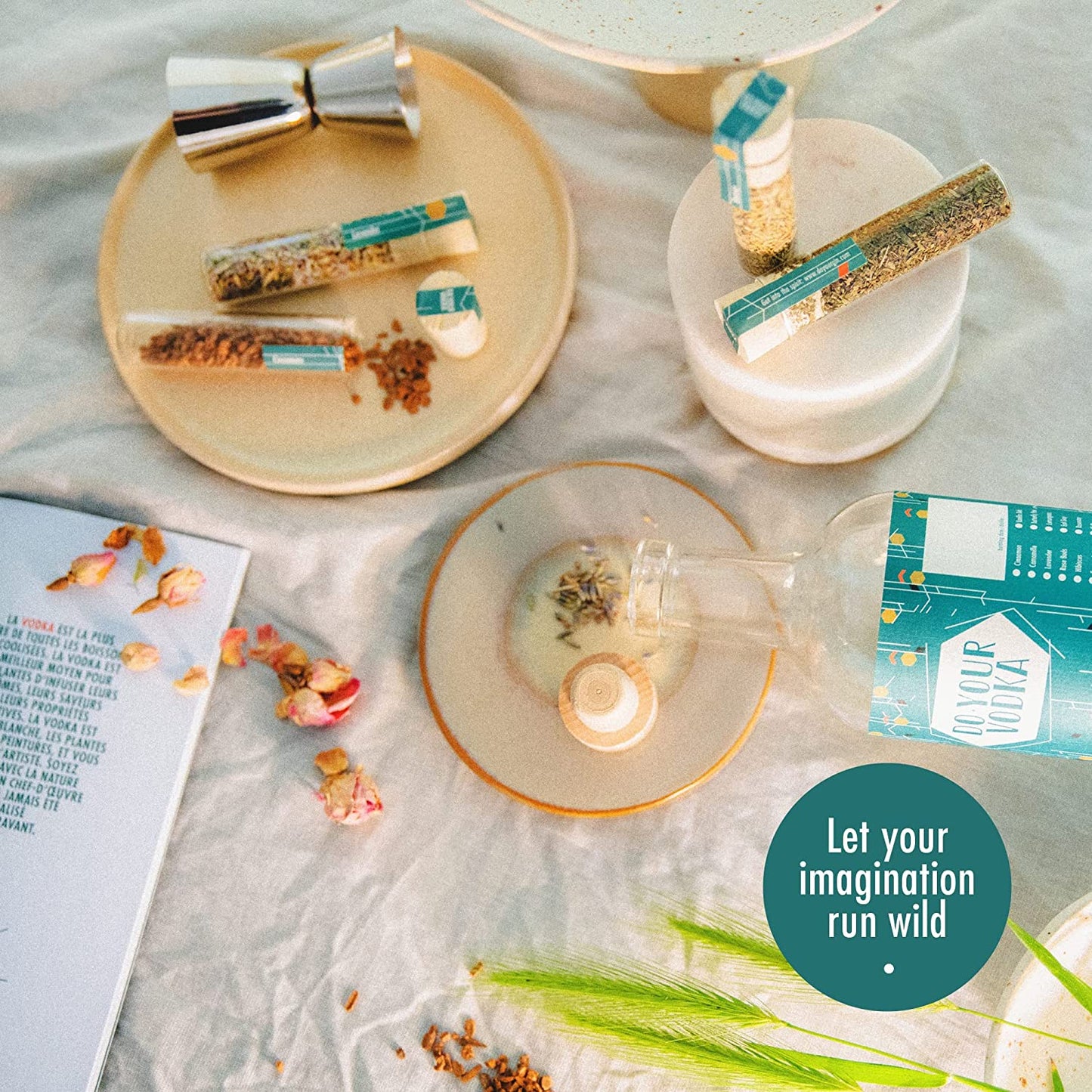 DO YOUR VODKA | Alcohol Infusion-Kit | DIY Kit for Homemade Vodka Flavor | Cocktail Kit with 12 Botanicals | Bar Essentials | Perfect Bartender Kit | Valentine Gift Idea for Men and Women