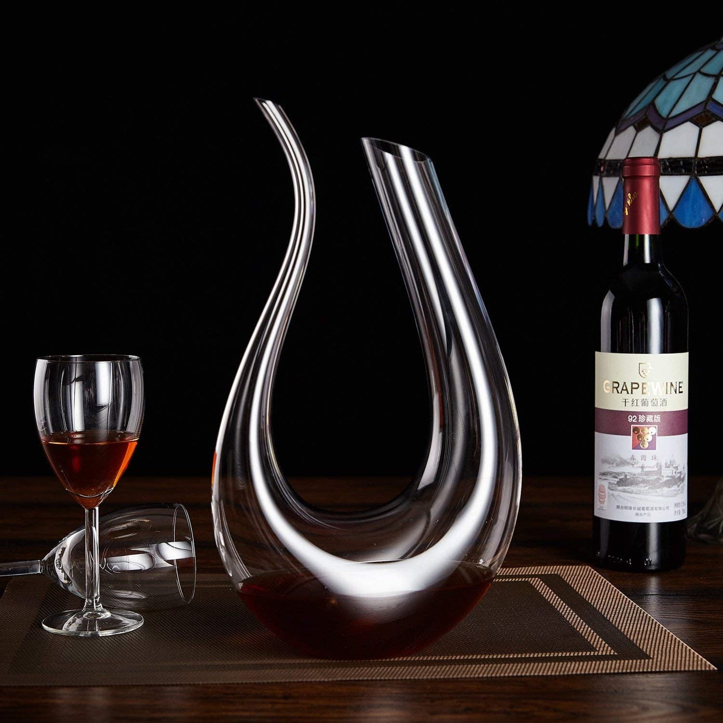 Wine Decanter ,U-Shaped Design Can Provide Powerful Ventilation Effect. Use Lead-Free Crystal Glass, Hand-Blown Red Wine Decanter / Carafe